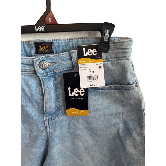 Lee Light Washed Blue Jean Shorts Denim Women's Size 6 NWT Mid Rise Bermuda - Picture 2 of 4
